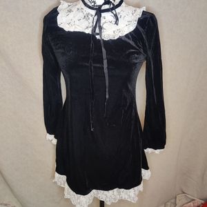 Victorian frill lace black velvet dress